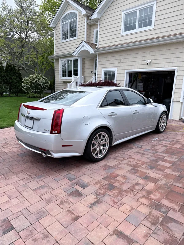 Cadillac CTS-V rear exterior finish